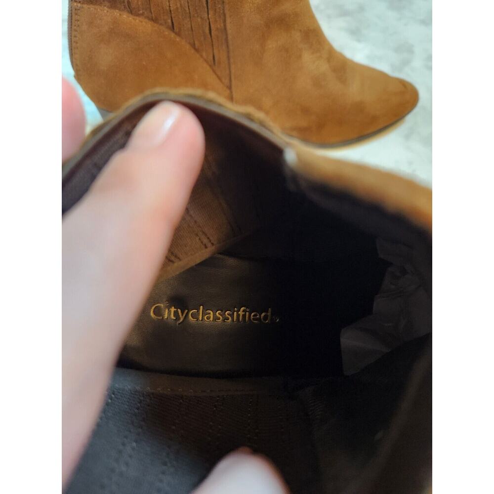 City‎ Classified Women's Brown Chelsea Suede Ankle Boots Size 8 - Picture 6 of 7